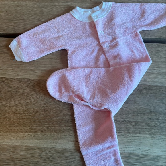 Vintage ‘90/‘91 Terry pink baby footie - Picture 3 of 4